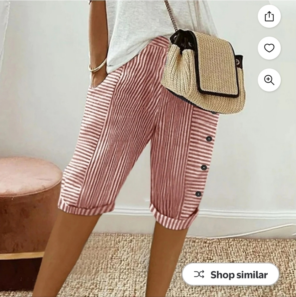 NWT Red Striped Button-Accent Pull On Capris ~sz M